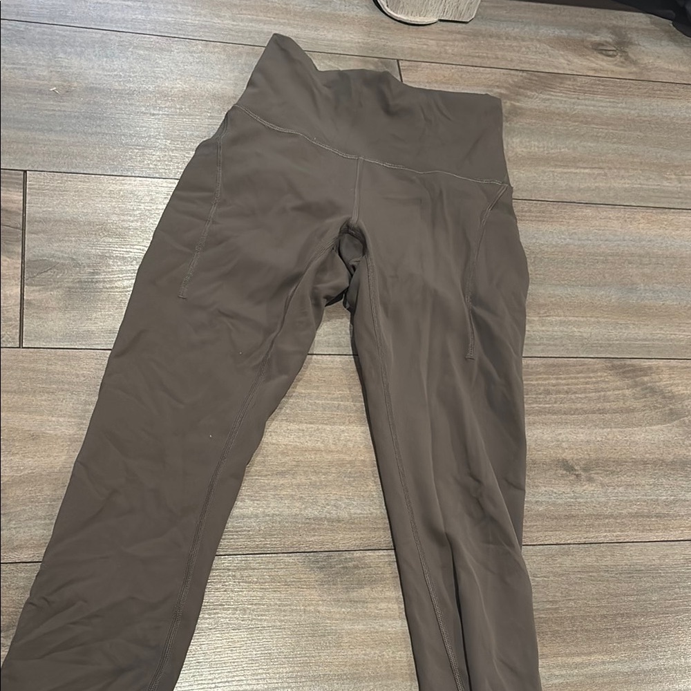 Lululemon Wunder Train High Rise Crop Leggings with pockets - 23 inch